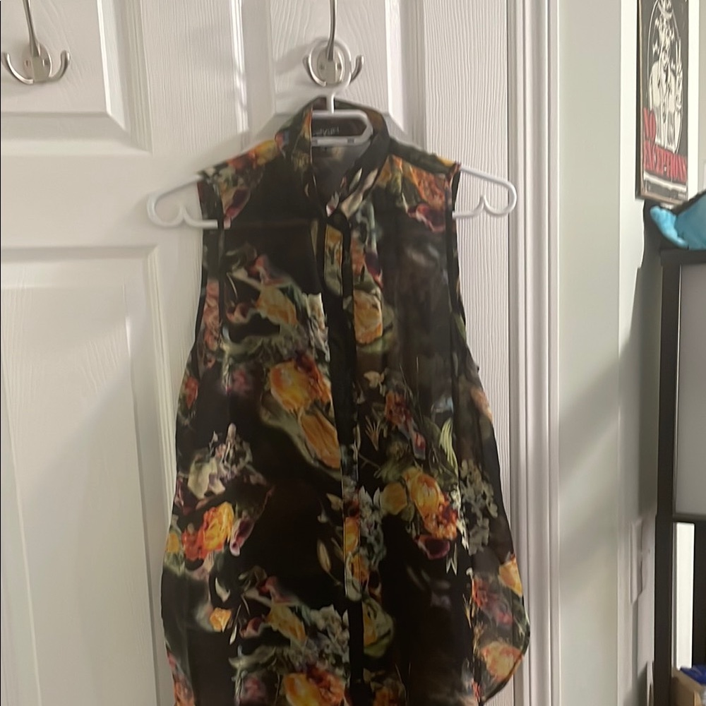 Floral Sleeveless Blouse